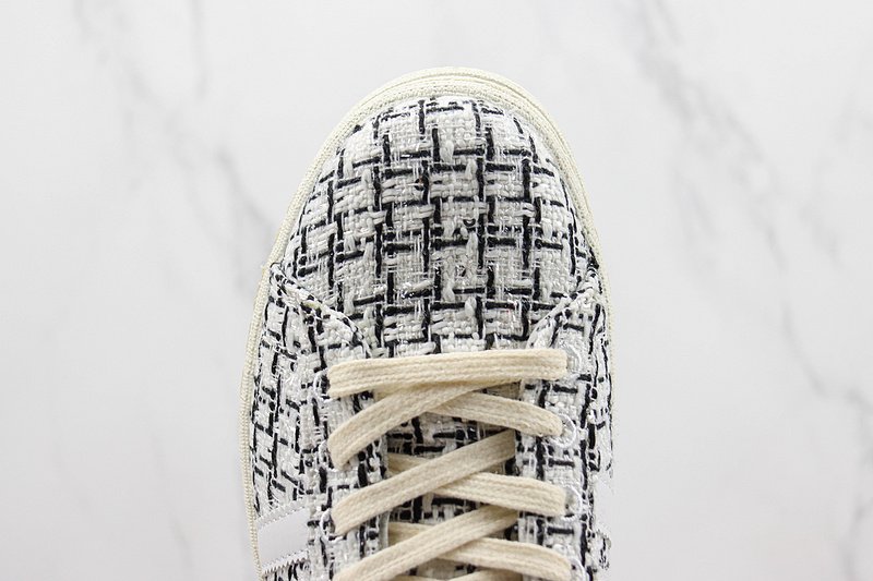 Invincible x Dayz x Adidas Campus 80s "White Tweed" фото № 4