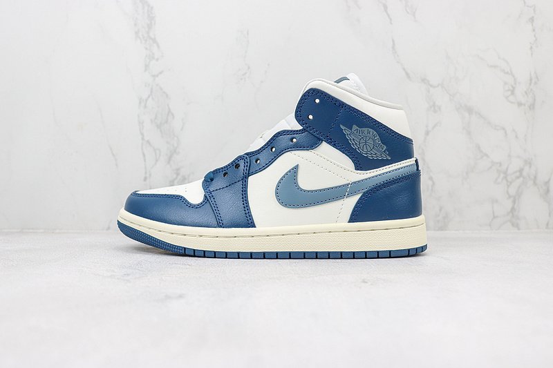 Air Jordan 1 Mid "Sky J French Blue" фото № 2