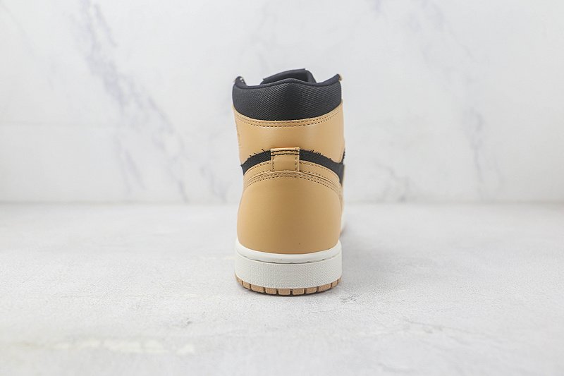 Air Jordan 1 High OG "Heirloom" фото № 9