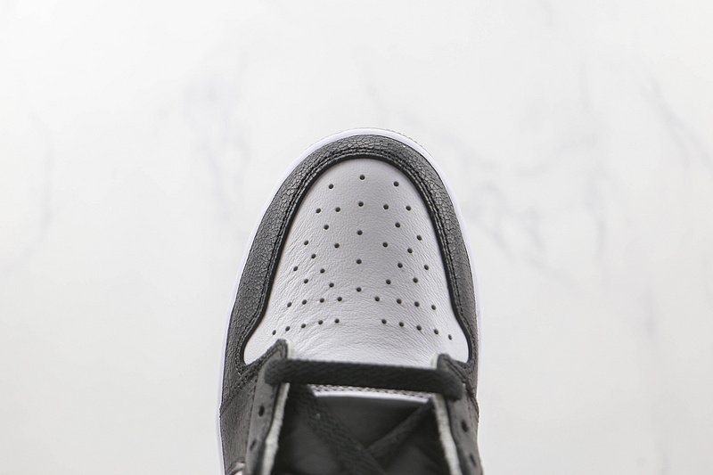 Air Jordan 1 High "Black/White" фото № 3