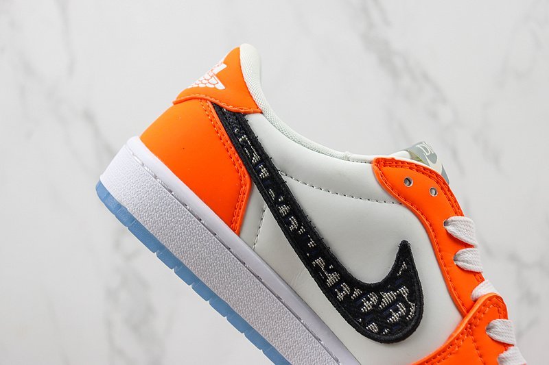 Dior x Air Jordan 1 Low "Dior" фото № 3