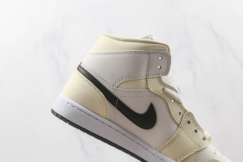 Air Jordan 1 Mid "Coconut Milk" фото № 4