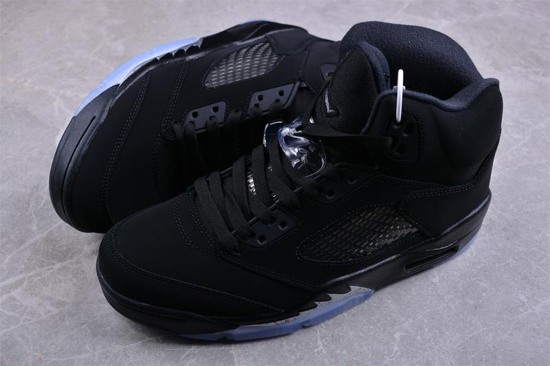 Air Jordan 5 Retro SE "Black Cat" фото № 3