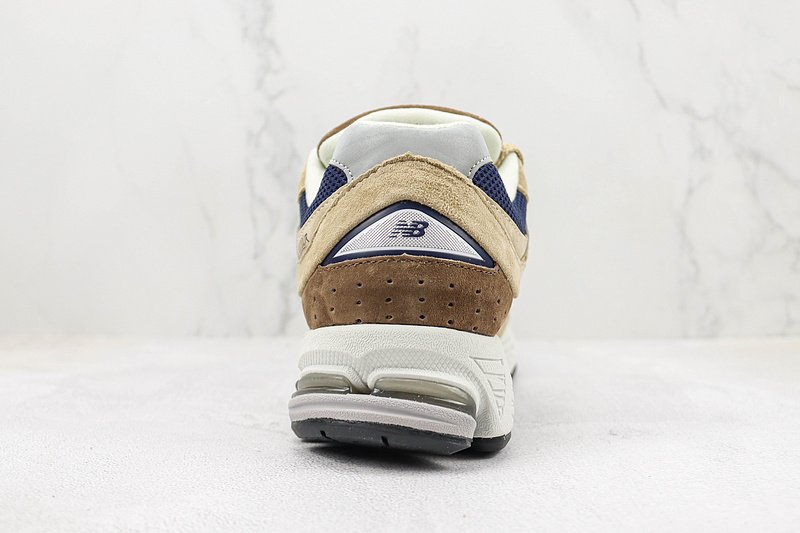 New Balance 2002R "Beige/Dark Blue" фото № 9