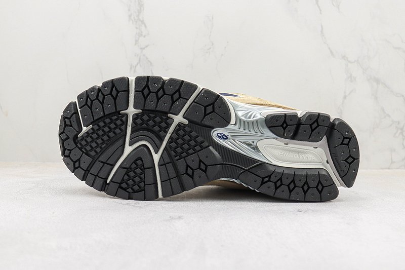 New Balance 2002R "Beige/Dark Blue" фото № 8