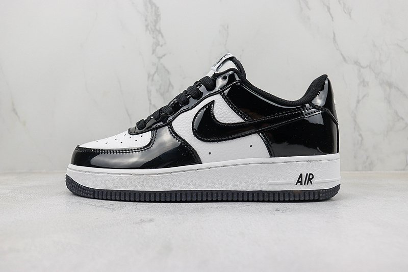 Nike Air Force 1 Low "Lacquered Black/White" фото № 2