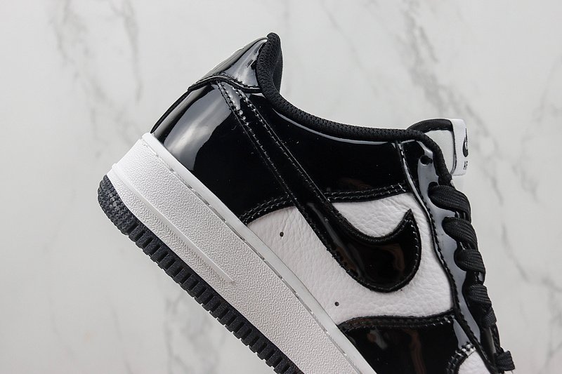 Nike Air Force 1 Low "Lacquered Black/White" фото № 3
