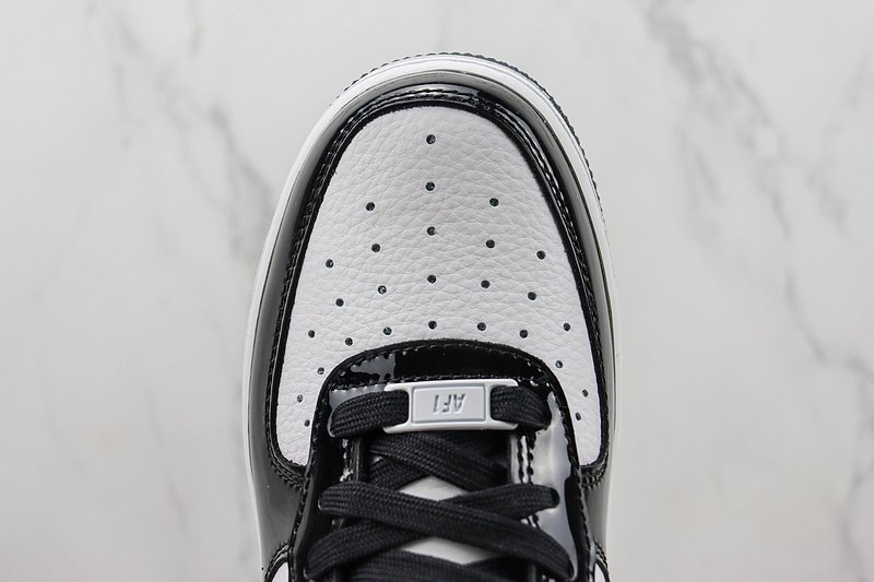 Nike Air Force 1 Low "Lacquered Black/White" фото № 4
