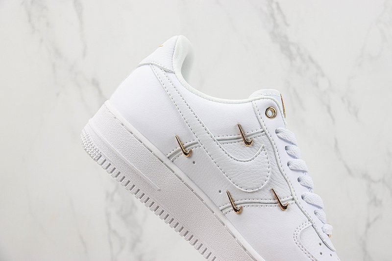 Nike Air Force 1 Low "Multi-Sail/Metallic Gold" фото № 3