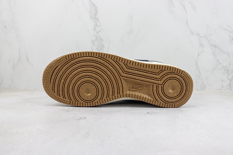 Nike Air Force 1 Low "Santa Claus" фото № 2