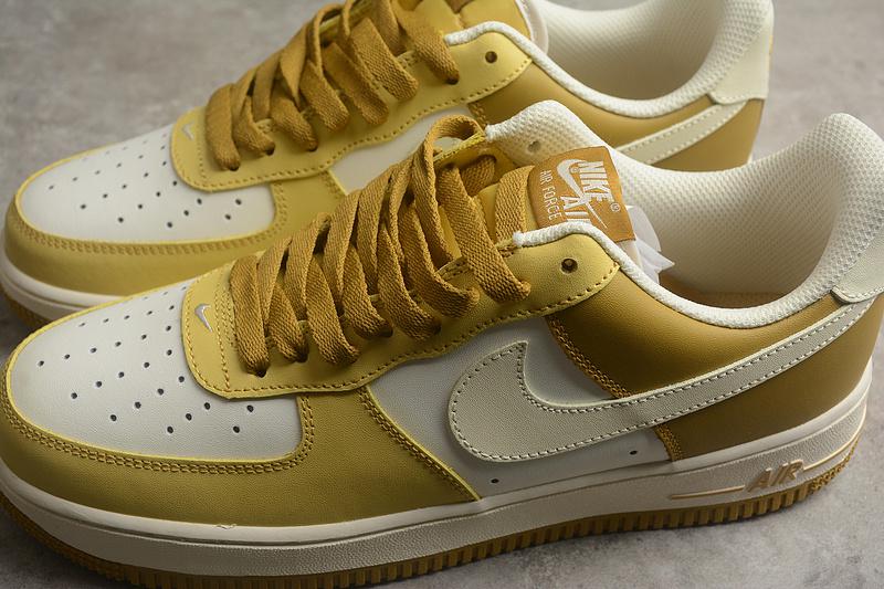 Nike Air Force 1 "Golden Cream" фото № 2