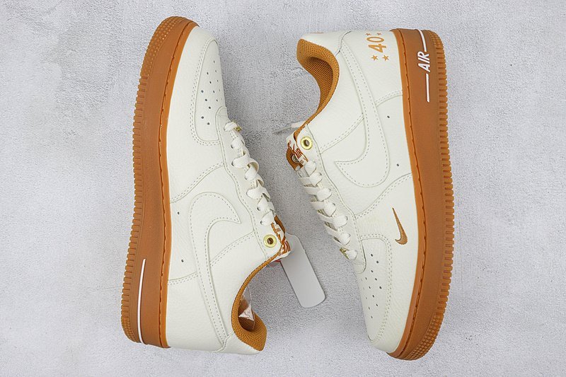 Nike Air Force 1 07 Low "Brown/White/Gold" фото № 6
