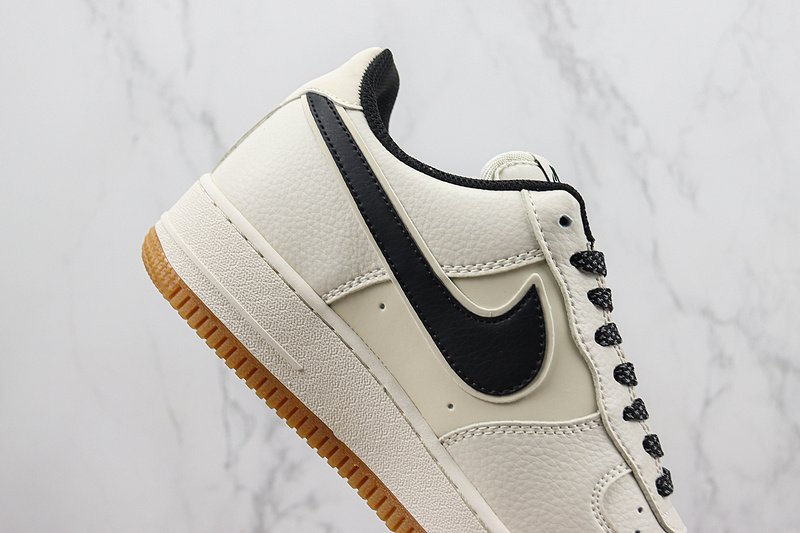 Nike Air Force 1 Low "Milky White/Black" фото № 3