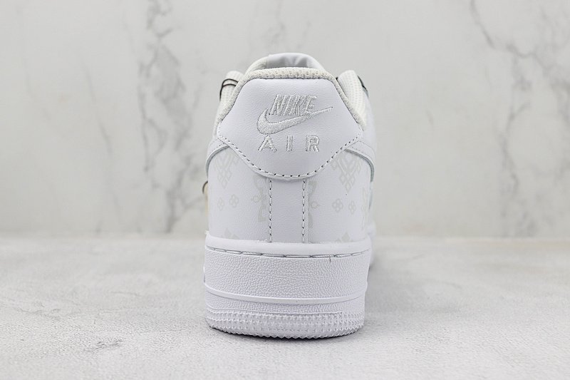 Nike Air Force 1 Low "White with Bagel Pendant" фото № 9