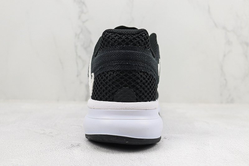 Stussy x Nike Air Max 2013 "Black/White" фото № 9