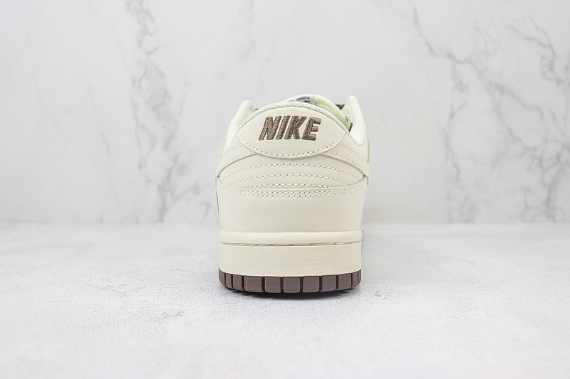 A Bathing Ape x Nike Dunk Low "Matte Brown/Cream/Mini Swooshes" фото № 9