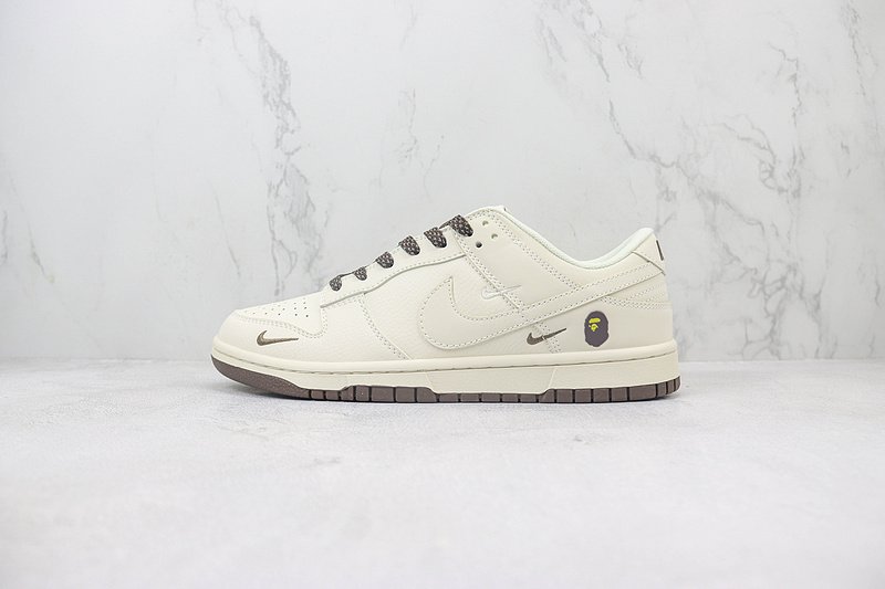 A Bathing Ape x Nike Dunk Low "Matte Brown/Cream/Mini Swooshes" фото № 2