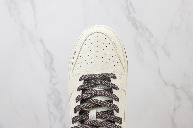 A Bathing Ape x Nike Dunk Low "Matte Brown/Cream/Mini Swooshes" фото № 4