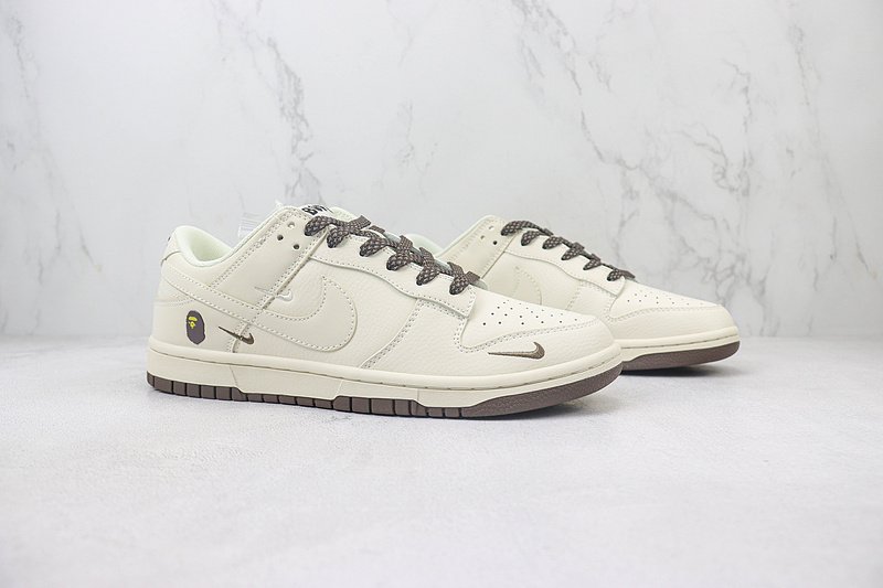 A Bathing Ape x Nike Dunk Low "Matte Brown/Cream/Mini Swooshes" фото № 6