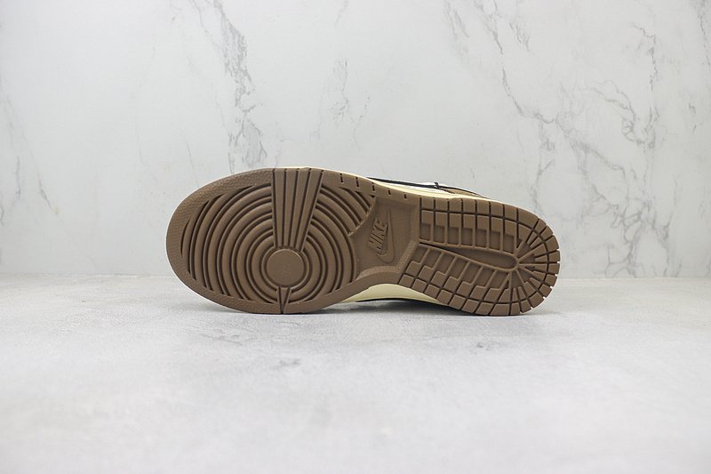 Louis Vuitton x Nike Dunk Low "Mocha Brown/Crumpet Crepe/Monogram" фото № 8