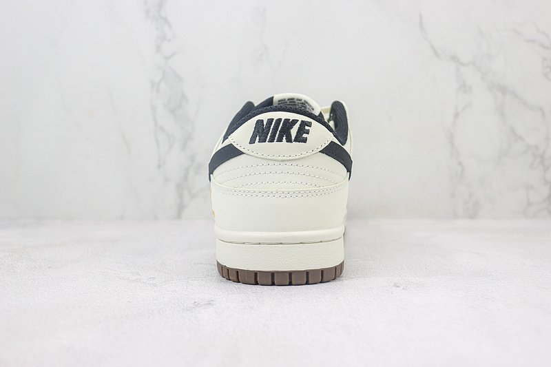 Louis Vuitton x Nike Dunk Low "Simplified White/Crow Black/Grey" фото № 9