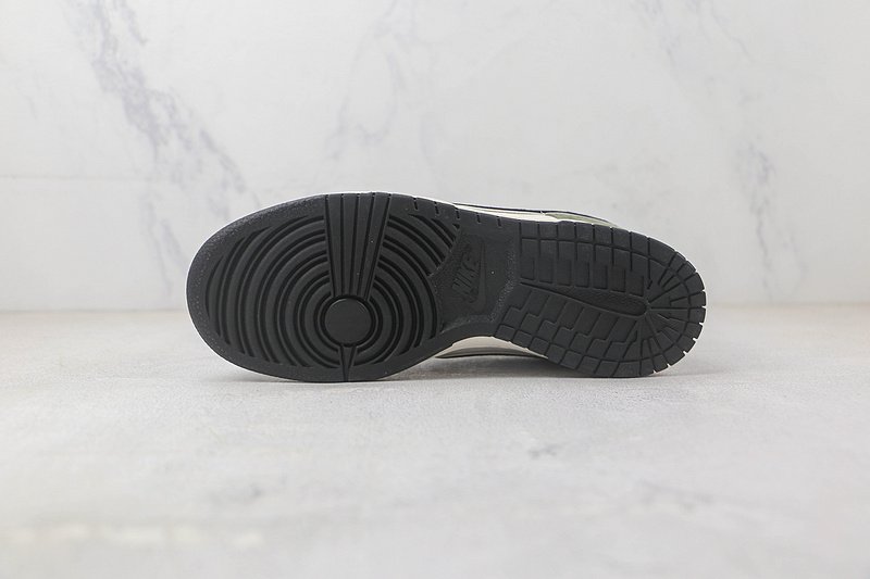 Otomo Katsuhiro x Nike SB Dunk Low "Green/White" фото № 9