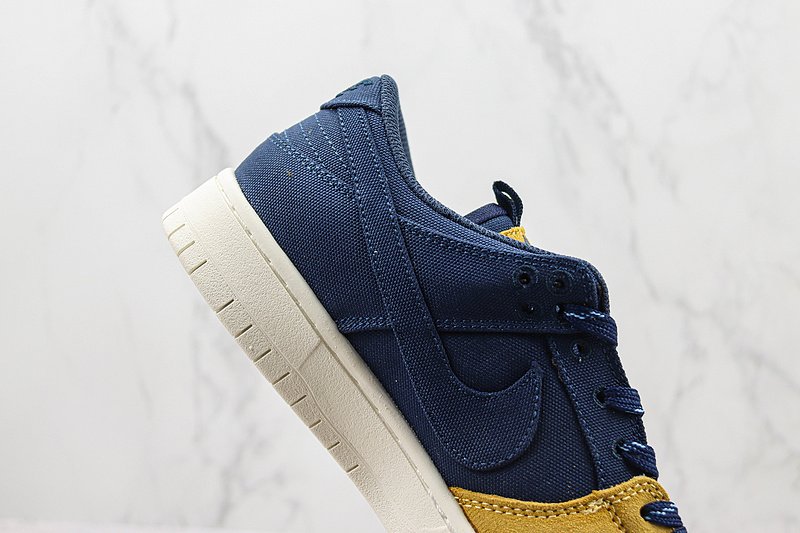 Nike SB Dunk Low Pro PRM "90s Backpack" фото № 3