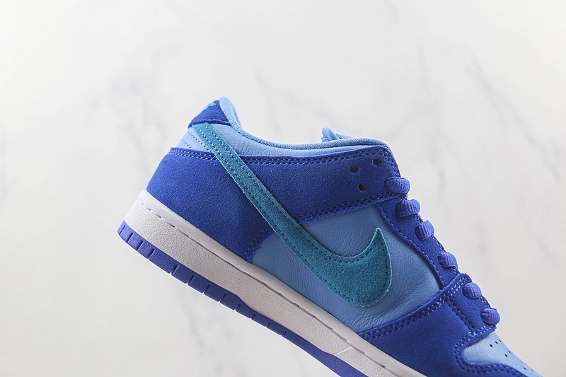 Nike SB Dunk Low "Blue Raspberry" фото № 4