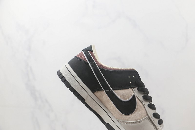 Otomo Katsuhiro x Nike SB Dunk Low "Steamboy OST/Beige/Black" фото № 3