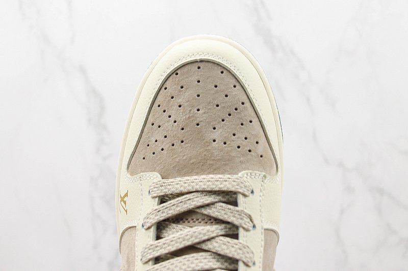 Louis Vuitton x Nike Dunk Low "Ivory/Green/Beige" фото № 4