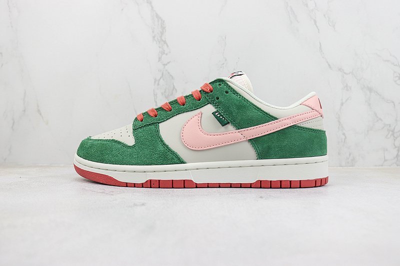 Nike Dunk Low "All Petals United/Fir Green" фото № 2