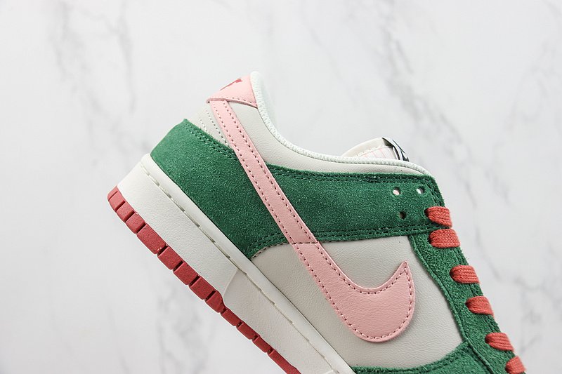 Nike Dunk Low "All Petals United/Fir Green" фото № 3