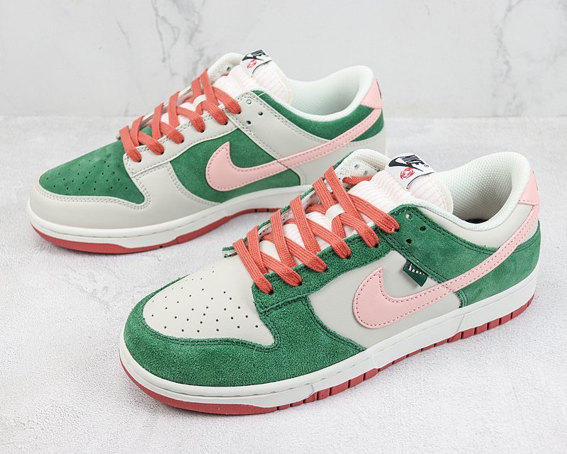 Nike Dunk Low "All Petals United/Fir Green" фото № 5