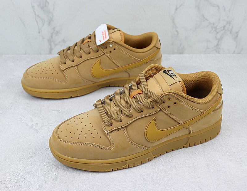 Nike Dunk Low "Wheat Beige" фото № 5