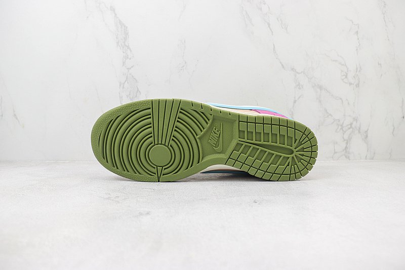 Saint Seiya x Nike Dunk Low "Lilac/Pink/Blue" фото № 8