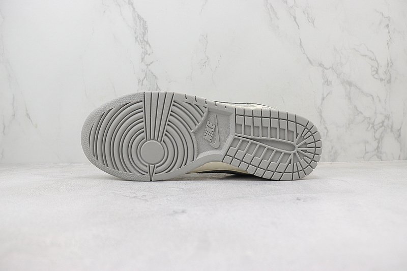 The North Face x Nike Dunk Low "Wolf Grey/Cream/Mini Swoosh" фото № 8