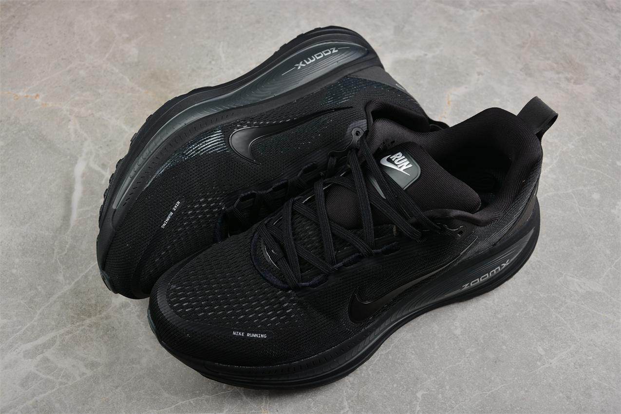 Nike Vomero 18 "Triple Black" фото № 6