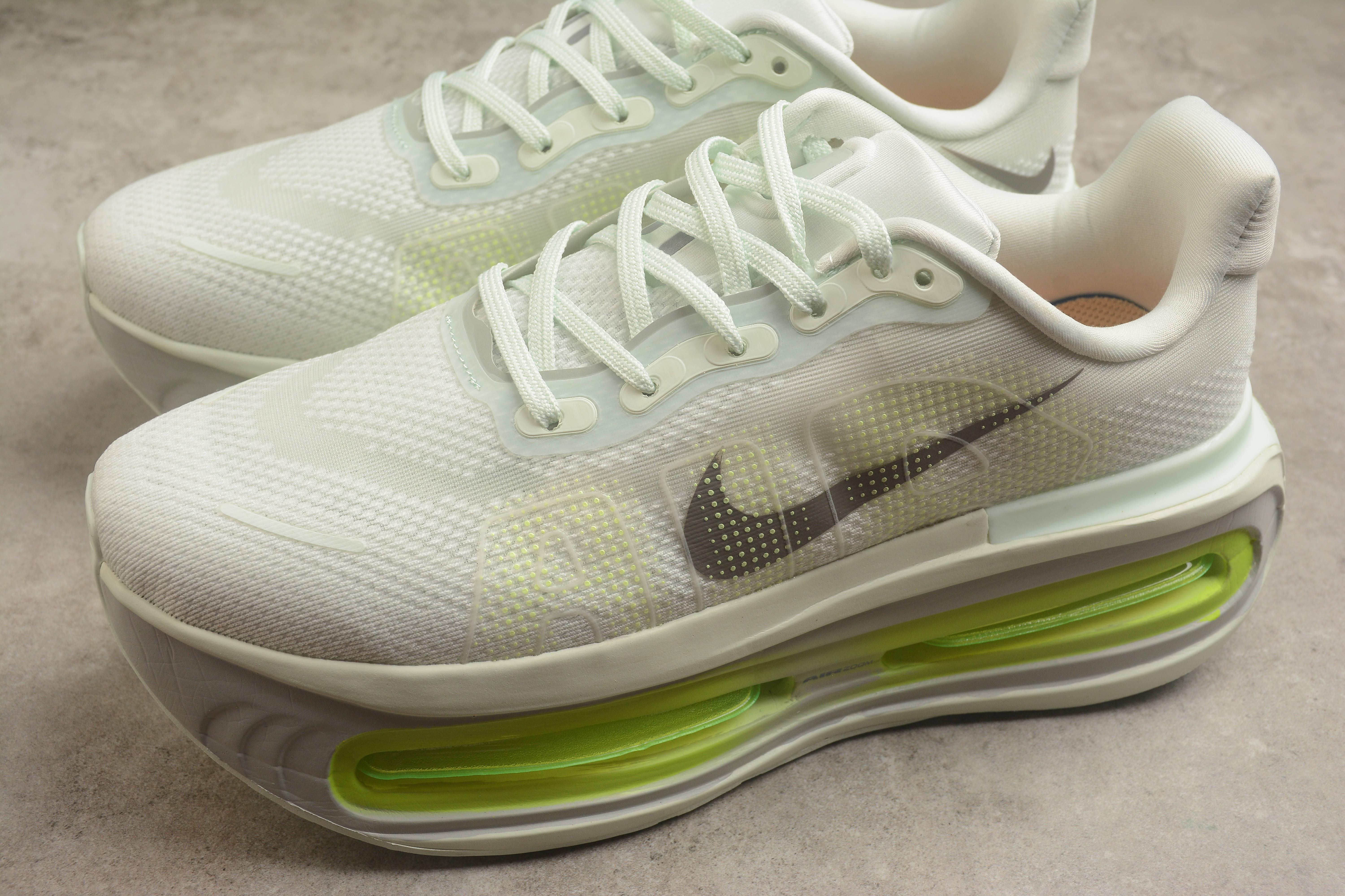 Nike Vomero Premium "Coconut Milk/Alabaster" фото № 3