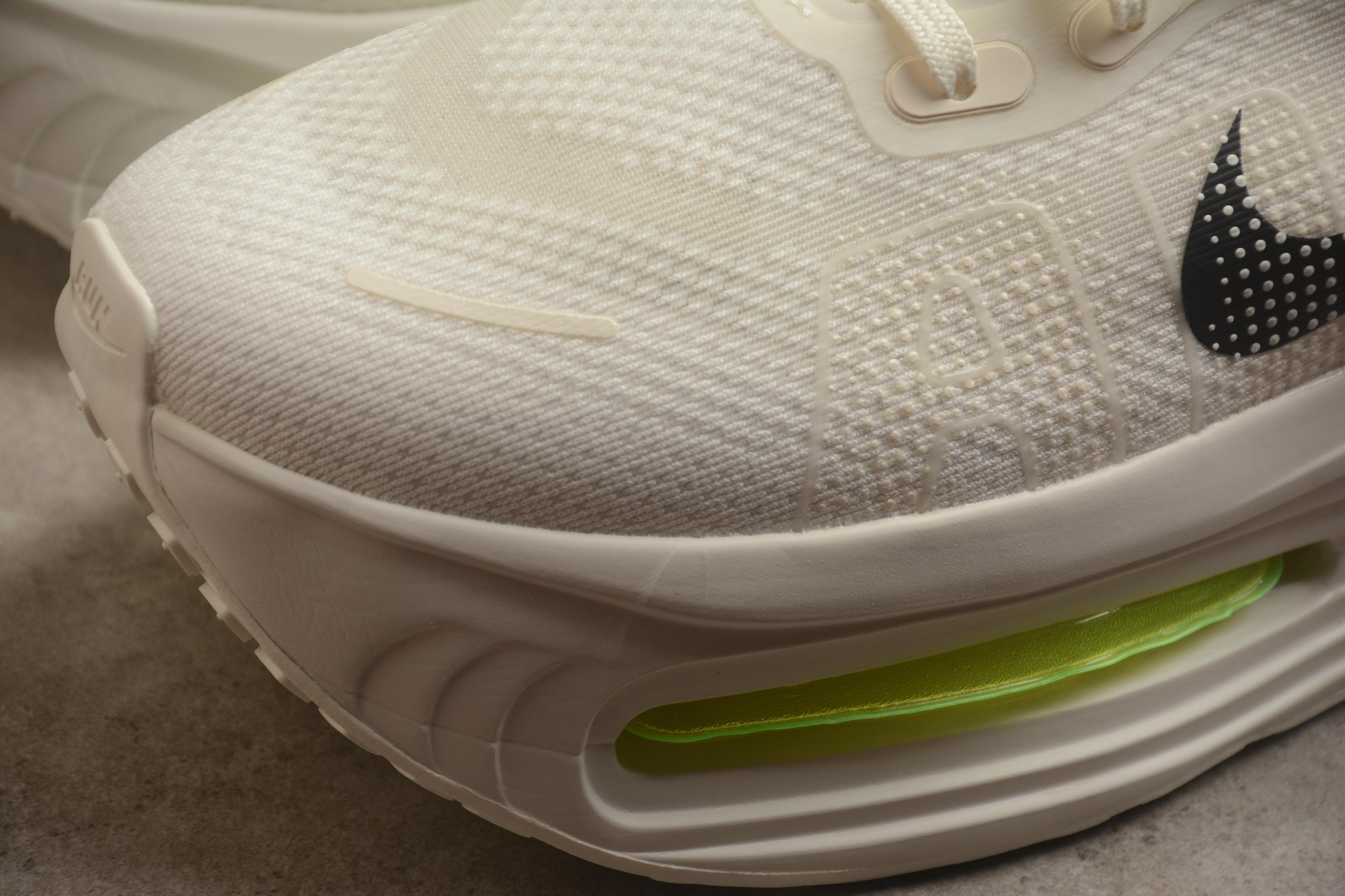 Nike Vomero Premium "Sail/Light Bone/Cream" фото № 4