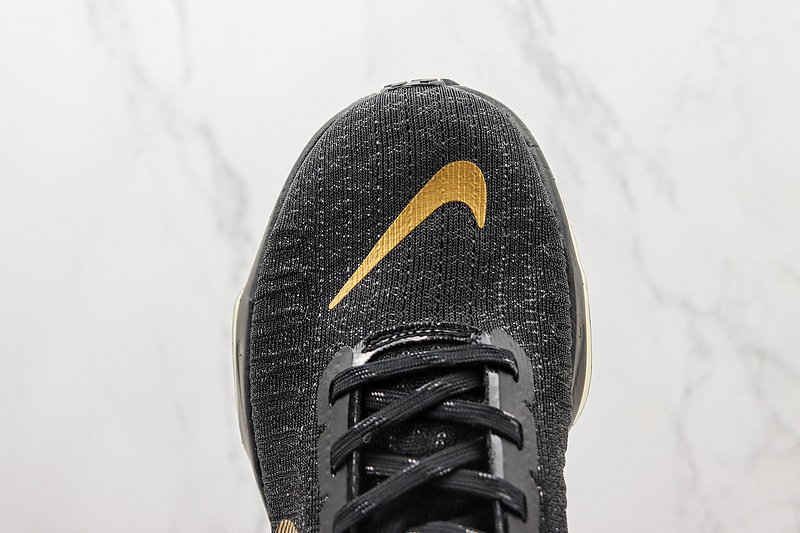Nike ZoomX Invincible Run Flyknit 3 "Black/Gold" фото № 4