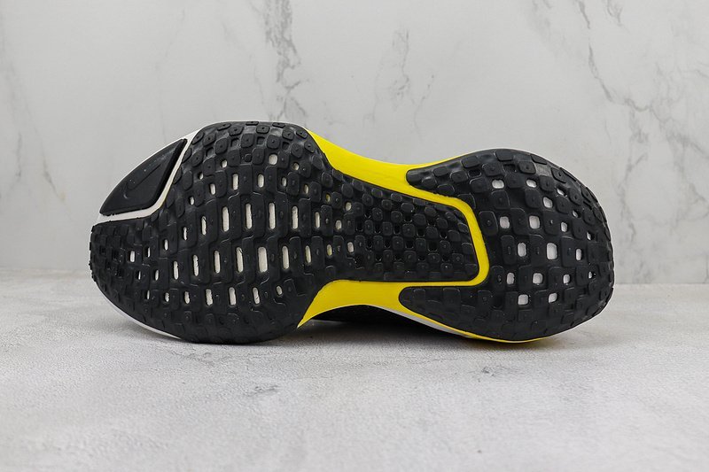 Nike ZoomX Invincible Run Flyknit 3 "Black/Yellow" фото № 8