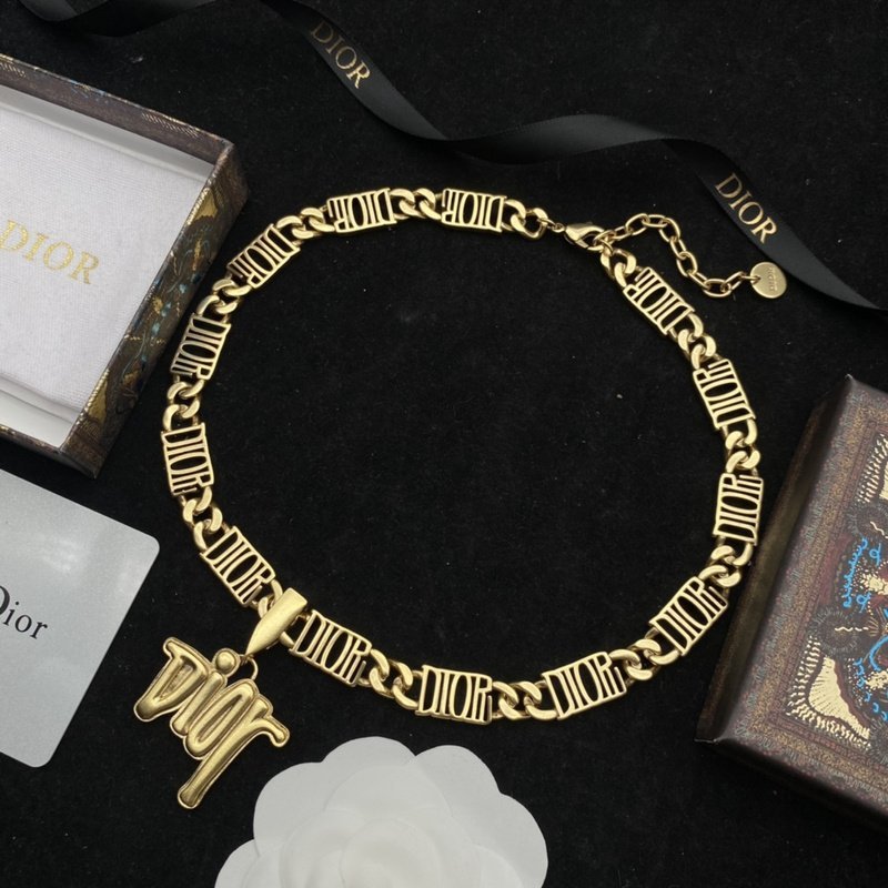 Ожерелье Dior Chain Details Decoration - Repeating Logo And Pendant "Gold" фото № 3