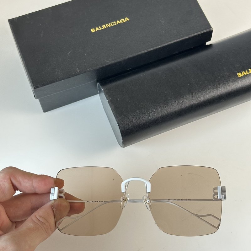 Солнцезащитные очки Balenciaga Rectangle Shape Form And Logo Symbols On Temples "Brown" фото № 2