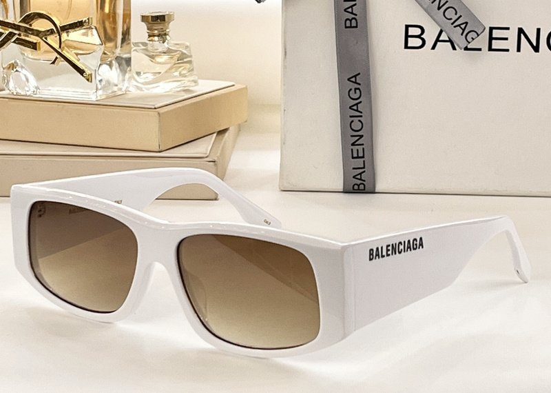 Солнцезащитные очки Balenciaga Wide Frame With Colorful Logo Inscription "White" фото № 2