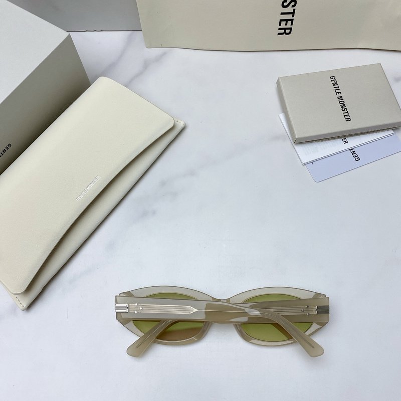 Солнцезащитные очки Gentle Monster Decorated By Lines And Dots "Beige" фото № 3