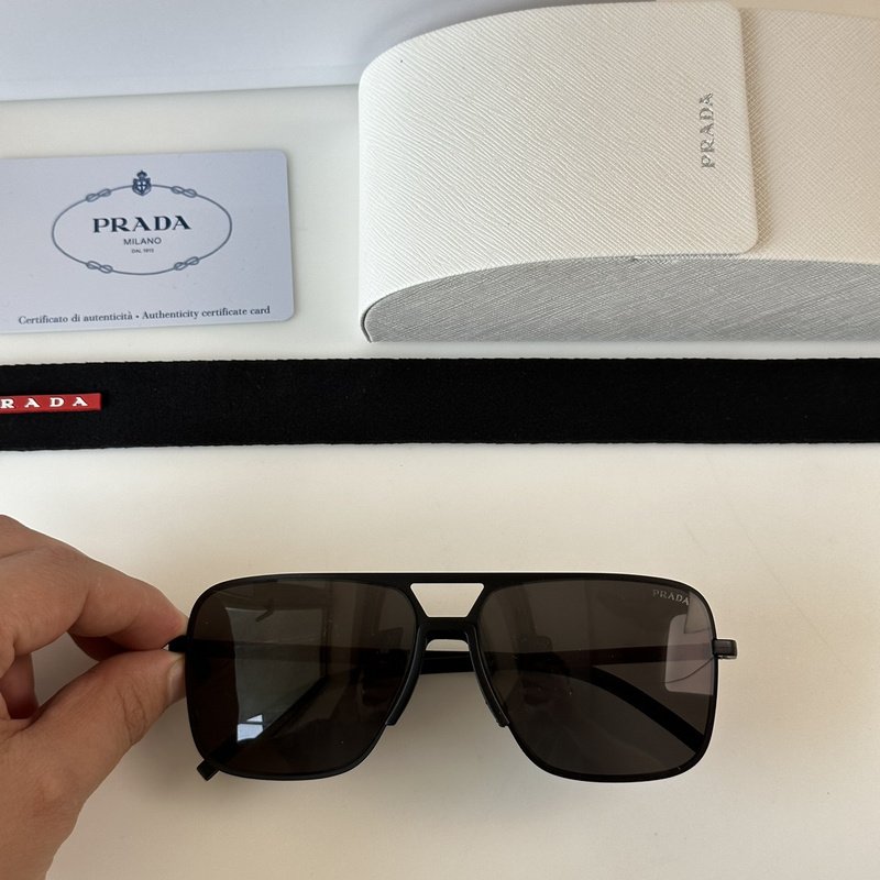 Солнцезащитные очки Prada Aviator Shaped And Gold Inscription "Black" фото № 2
