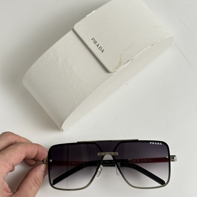 Солнцезащитные очки Prada Frame With Red Rectangle And Logo "Black/Silver" фото № 2