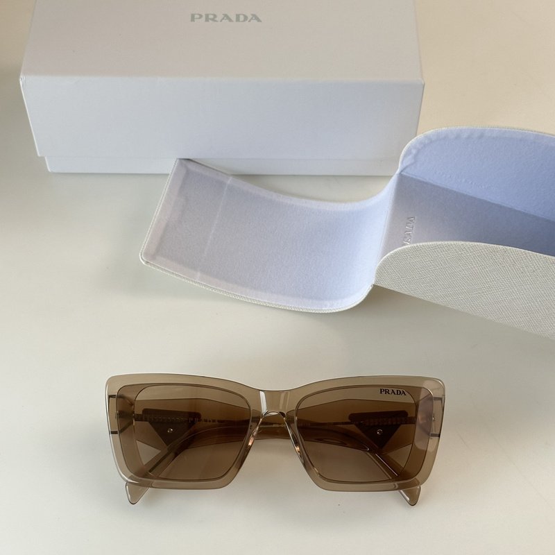 Солнцезащитные очки Prada Wide Frame WIth Triangle And Logo "Beige" фото № 2