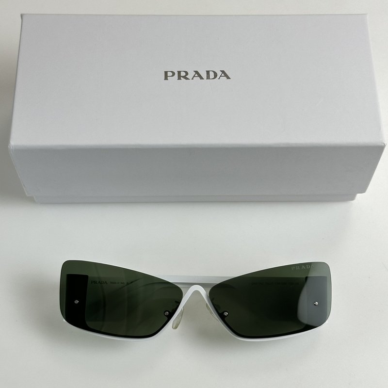 Солнцезащитные очки Prada Logo Inside Triangle On Temples "White" фото № 2