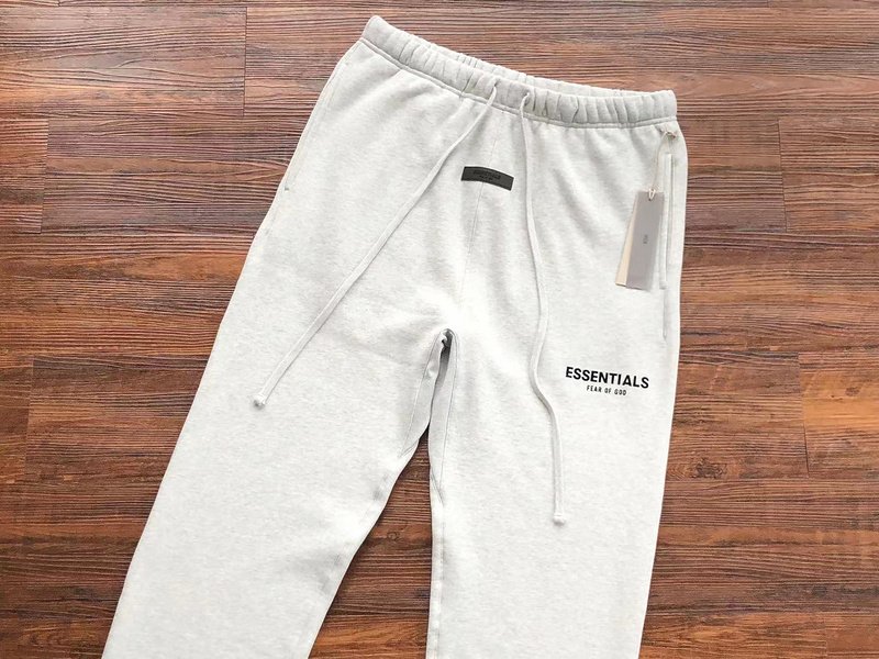 Спортивные штаны Fear of God Front Rectangle Patch With Logo "White" фото № 2